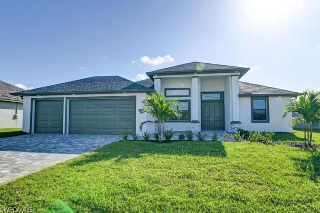 Newly Built Villa Ballerina With Heated Pool And Incredible View Into Beautiful Arrowheadcanal Cape Coral Zewnętrze zdjęcie