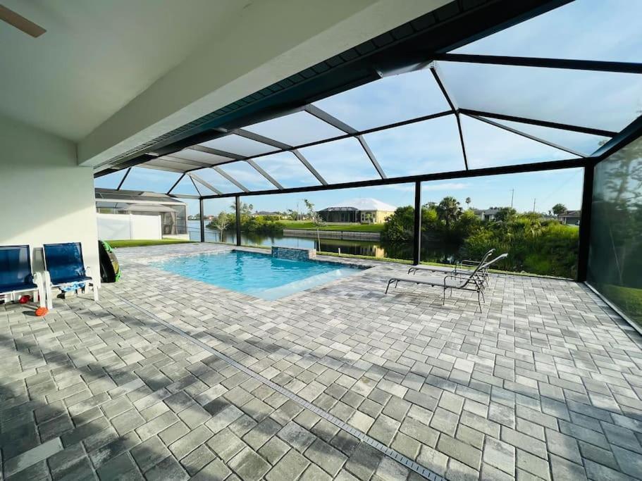 Newly Built Villa Ballerina With Heated Pool And Incredible View Into Beautiful Arrowheadcanal Cape Coral Zewnętrze zdjęcie