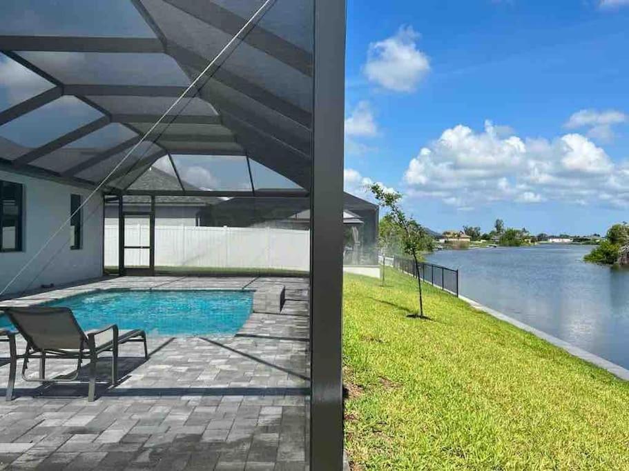 Newly Built Villa Ballerina With Heated Pool And Incredible View Into Beautiful Arrowheadcanal Cape Coral Zewnętrze zdjęcie
